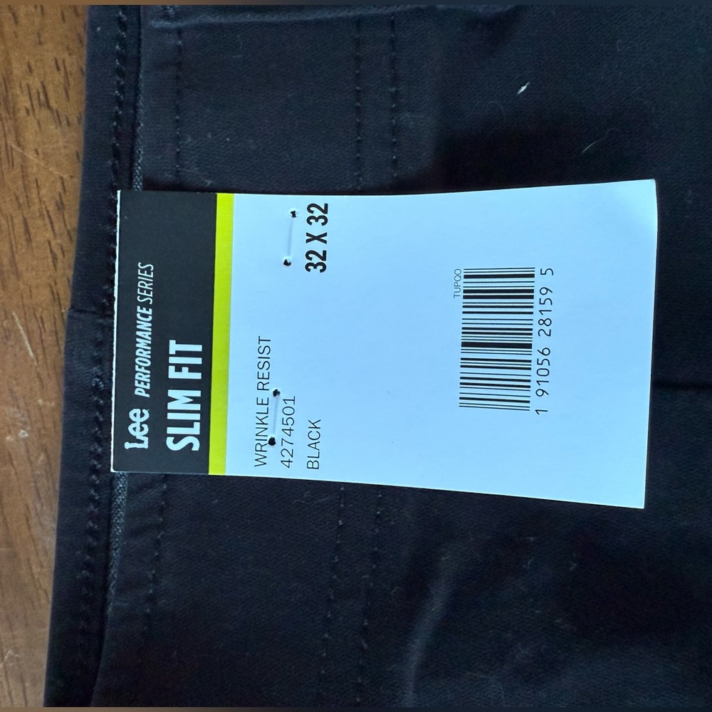 32 x 32 Black Lee active motion pants - Brand New with tags